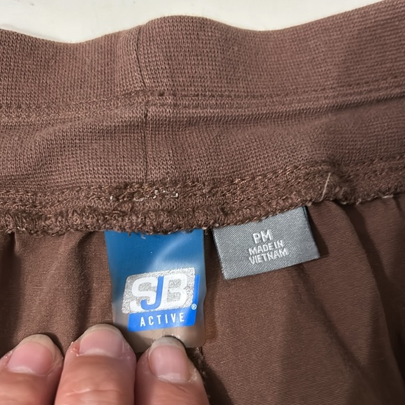 Brown Cotton Capris - Picture 2 of 5